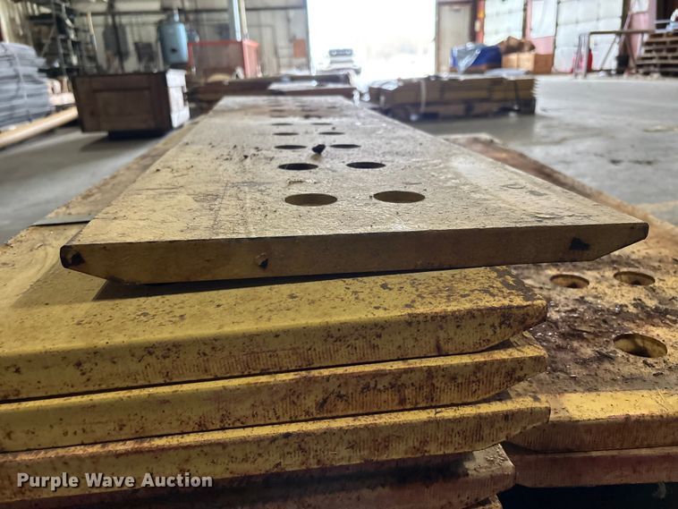 image for item EJ7763 Caterpillar cutting edges