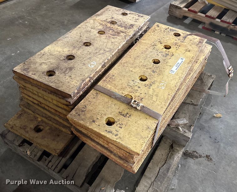 image for item EJ7763 Caterpillar cutting edges