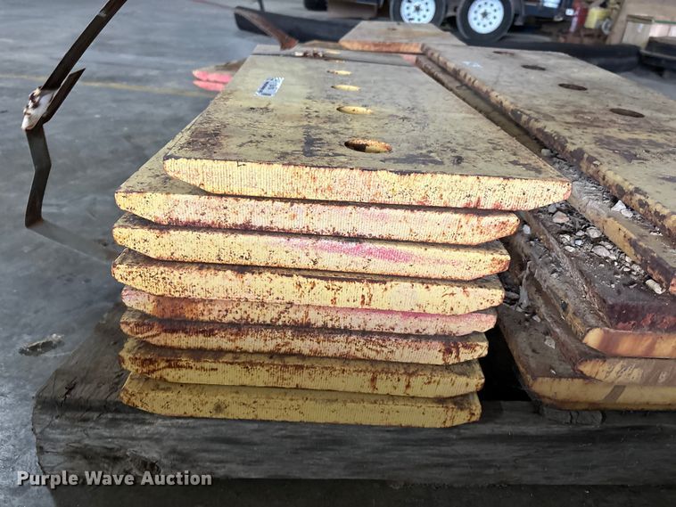 image for item EJ7763 Caterpillar cutting edges