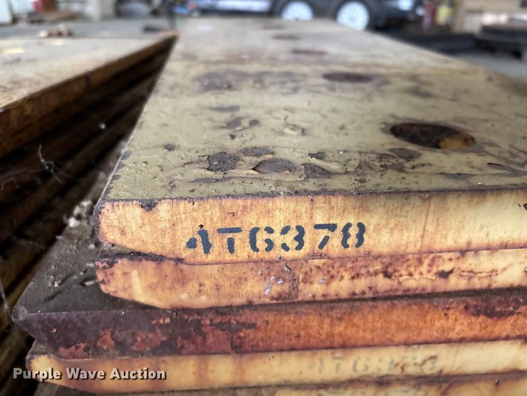 image for item EJ7763 Caterpillar cutting edges