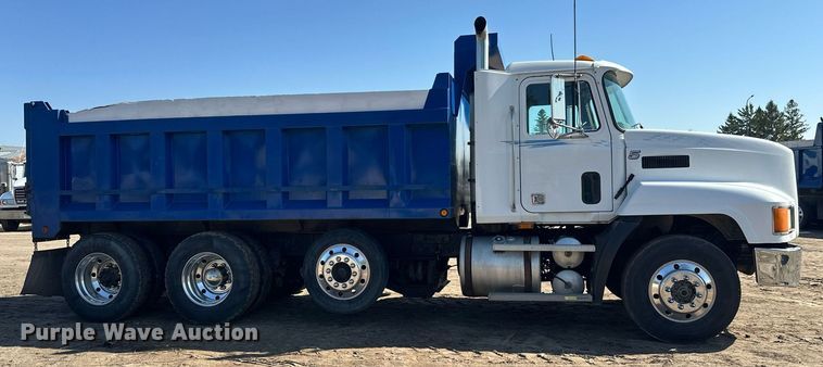 image for item EL0001 1992 Mack CH613 dump truck