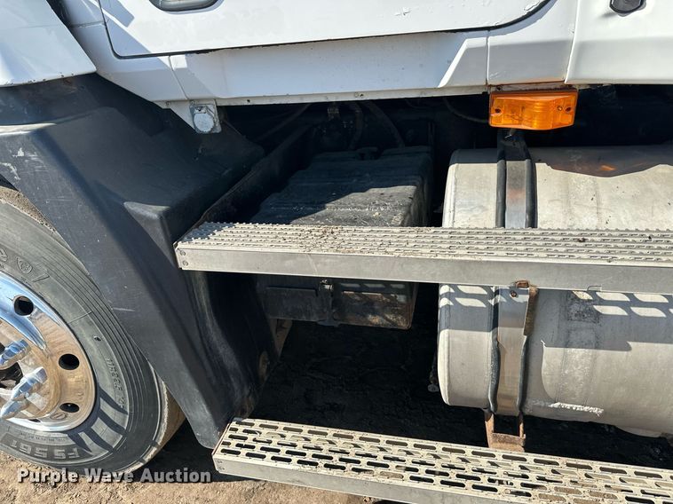 image for item EL0001 1992 Mack CH613 dump truck