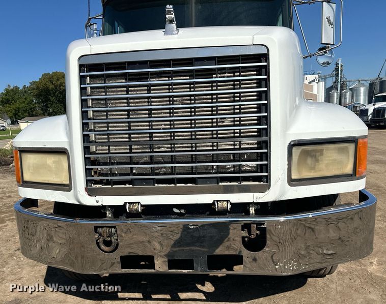 image for item EL0001 1992 Mack CH613 dump truck