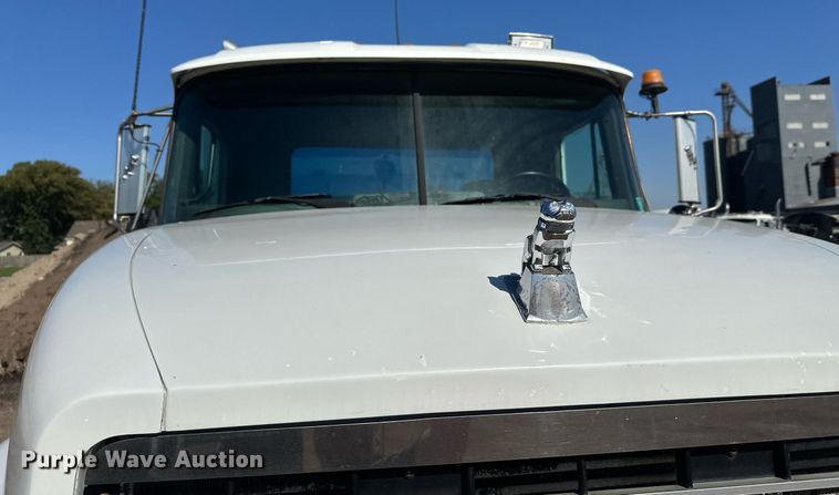 image for item EL0001 1992 Mack CH613 dump truck