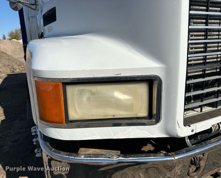 image for item EL0001 1992 Mack CH613 dump truck