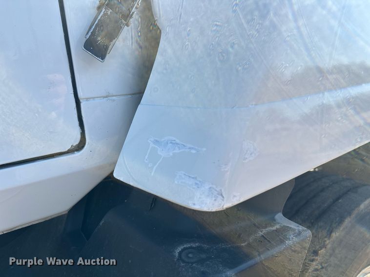 image for item EL0001 1992 Mack CH613 dump truck