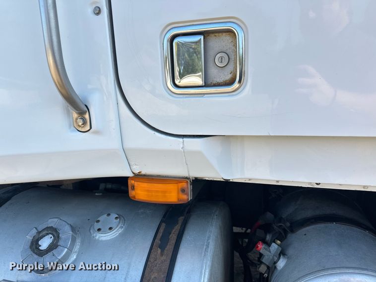 image for item EL0001 1992 Mack CH613 dump truck