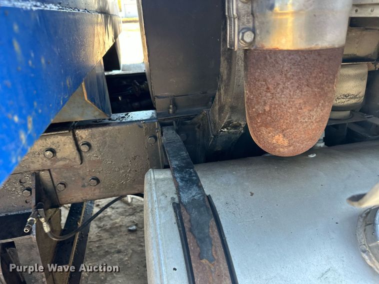 image for item EL0001 1992 Mack CH613 dump truck