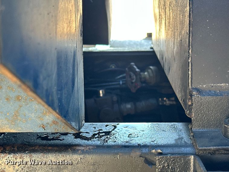 image for item EL0001 1992 Mack CH613 dump truck