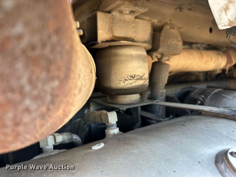 image for item EL0001 1992 Mack CH613 dump truck