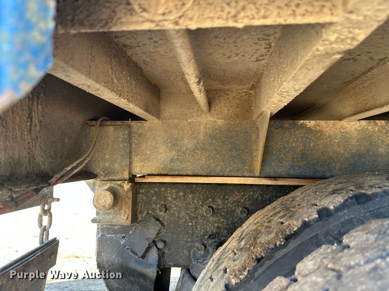 image for item EL0001 1992 Mack CH613 dump truck