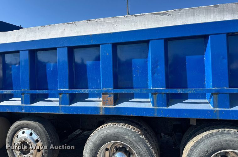 image for item EL0001 1992 Mack CH613 dump truck