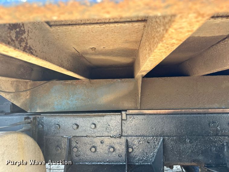 image for item EL0001 1992 Mack CH613 dump truck