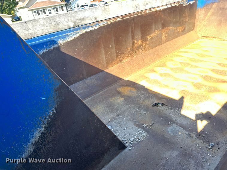 image for item EL0001 1992 Mack CH613 dump truck