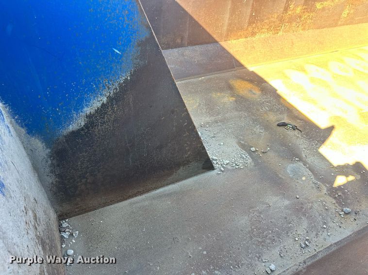 image for item EL0001 1992 Mack CH613 dump truck