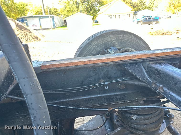 image for item EL0001 1992 Mack CH613 dump truck