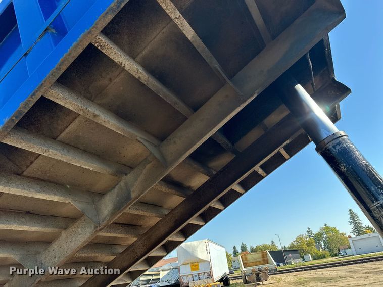 image for item EL0001 1992 Mack CH613 dump truck