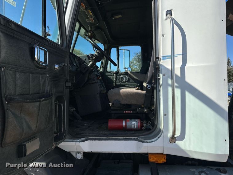 image for item EL0001 1992 Mack CH613 dump truck