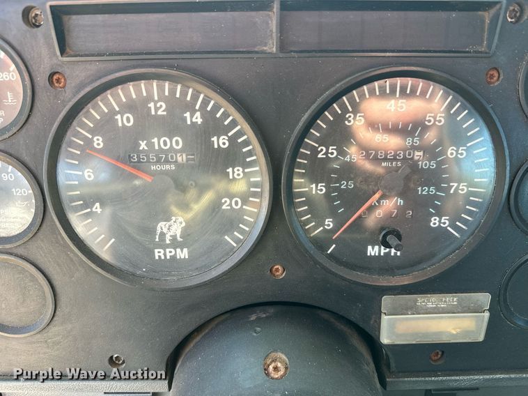 image for item EL0001 1992 Mack CH613 dump truck