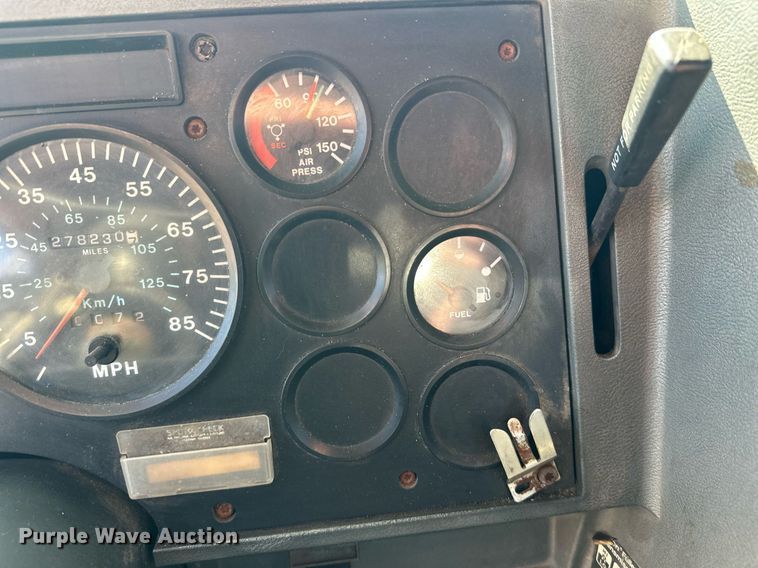 image for item EL0001 1992 Mack CH613 dump truck