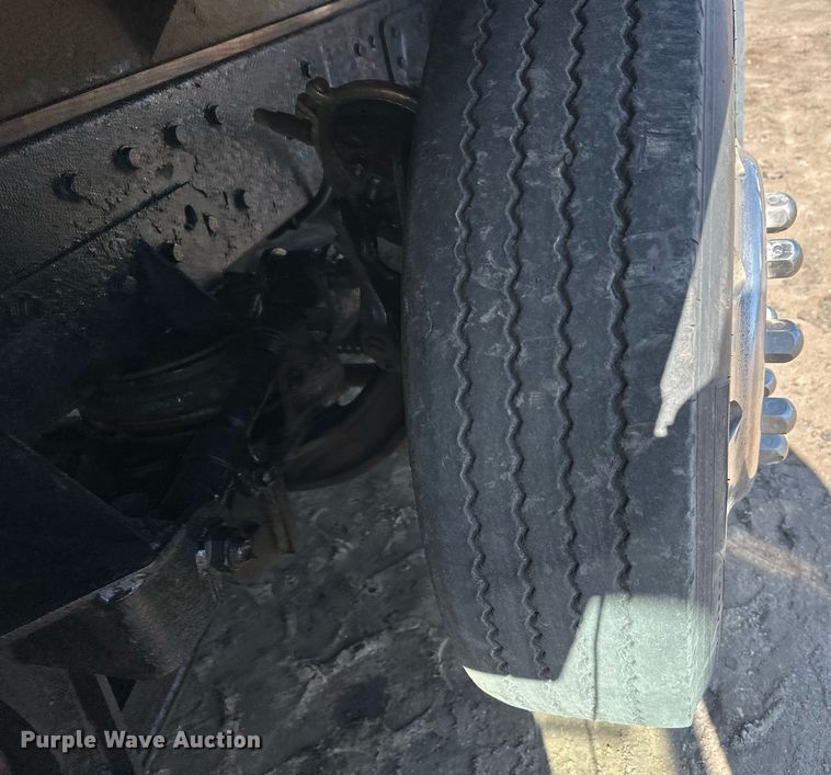 image for item EL0001 1992 Mack CH613 dump truck