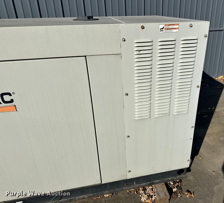 image for item EL0052 2011 Generac  0204842GNAX  generator