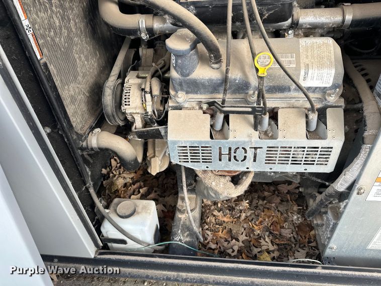 image for item EL0052 2011 Generac  0204842GNAX  generator