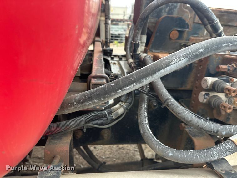 image for item EL0068 1995 Mack RD688S hook lift truck