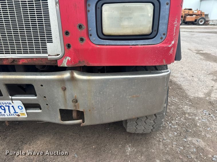 image for item EL0068 1995 Mack RD688S hook lift truck