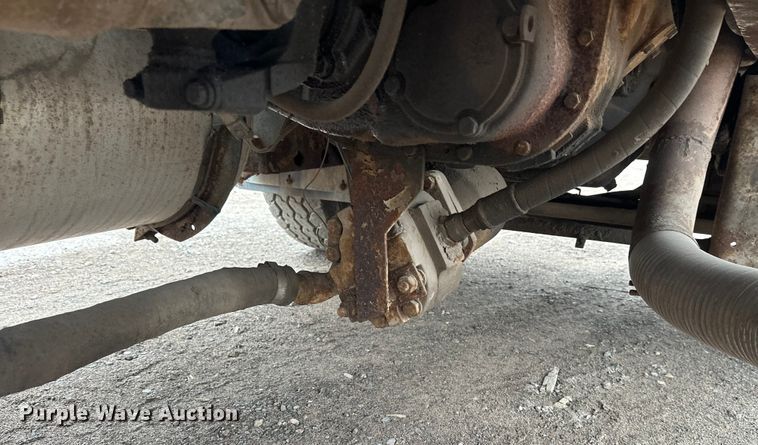 image for item EL0068 1995 Mack RD688S hook lift truck