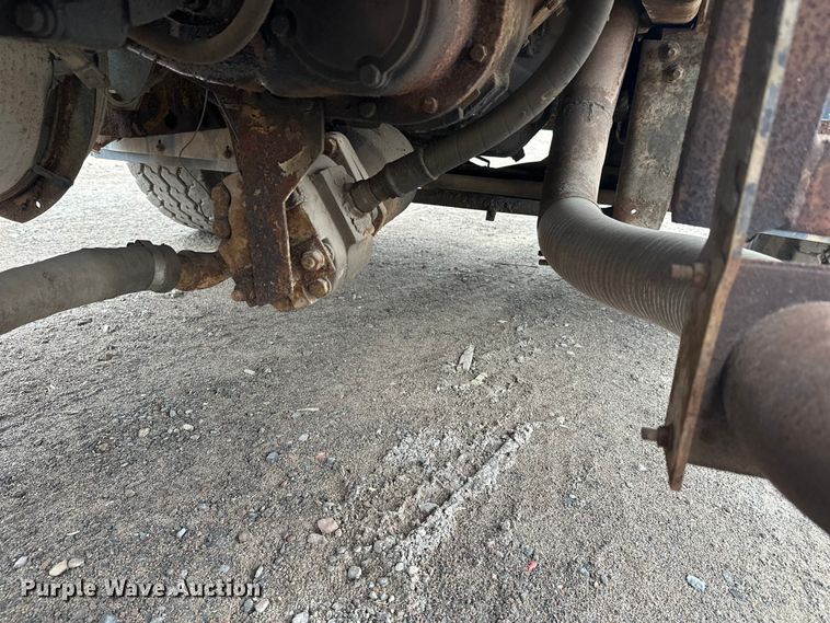 image for item EL0068 1995 Mack RD688S hook lift truck