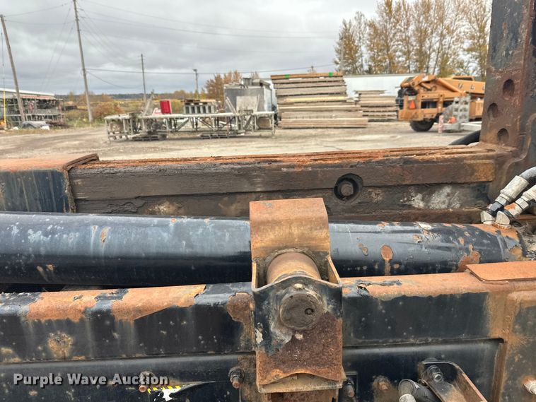 image for item EL0068 1995 Mack RD688S hook lift truck