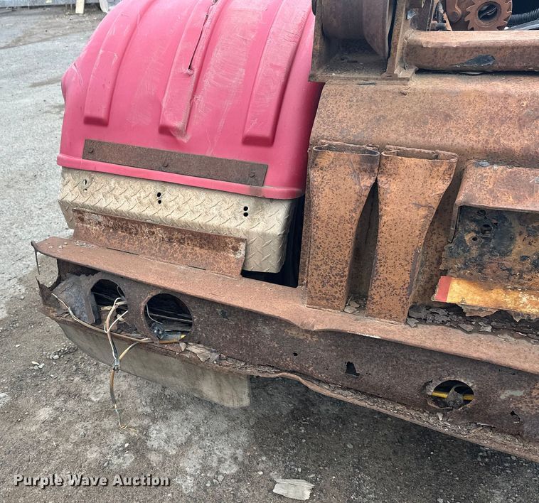 image for item EL0068 1995 Mack RD688S hook lift truck