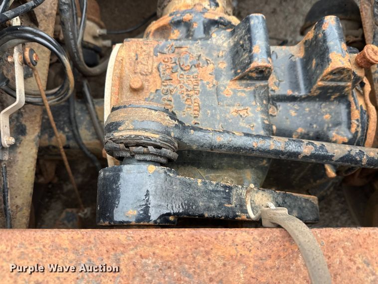 image for item EL0068 1995 Mack RD688S hook lift truck