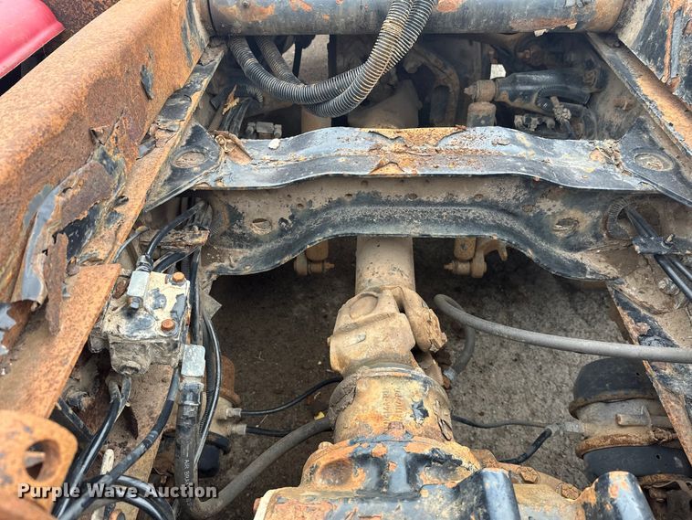 image for item EL0068 1995 Mack RD688S hook lift truck