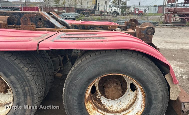 image for item EL0068 1995 Mack RD688S hook lift truck