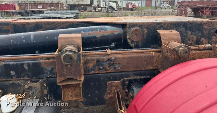 image for item EL0068 1995 Mack RD688S hook lift truck