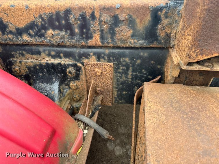 image for item EL0068 1995 Mack RD688S hook lift truck