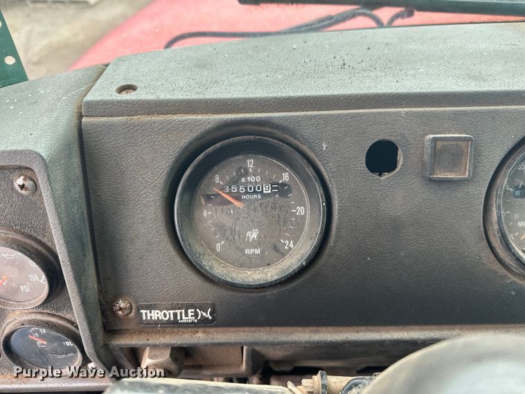 image for item EL0068 1995 Mack RD688S hook lift truck