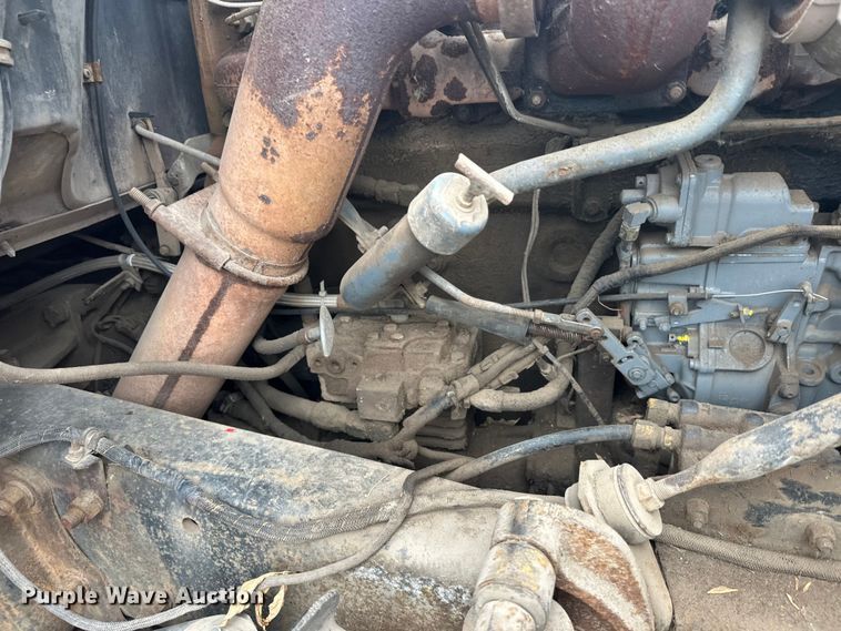 image for item EL0068 1995 Mack RD688S hook lift truck