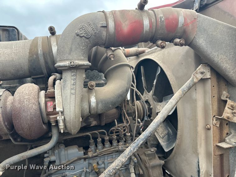 image for item EL0068 1995 Mack RD688S hook lift truck