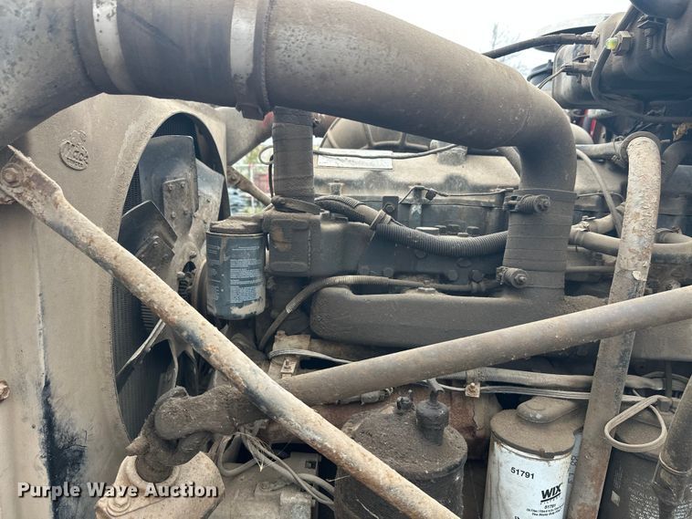 image for item EL0068 1995 Mack RD688S hook lift truck