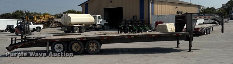 image for item EM2353 2006 Trailerman HHG8255R21 equipment trailer