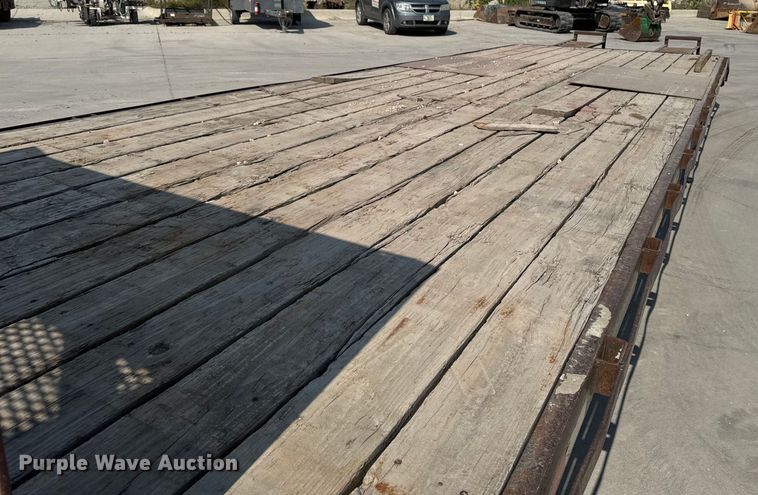 image for item EM2353 2006 Trailerman HHG8255R21 equipment trailer