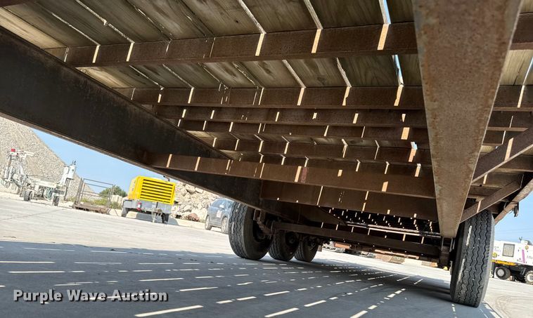 image for item EM2353 2006 Trailerman HHG8255R21 equipment trailer