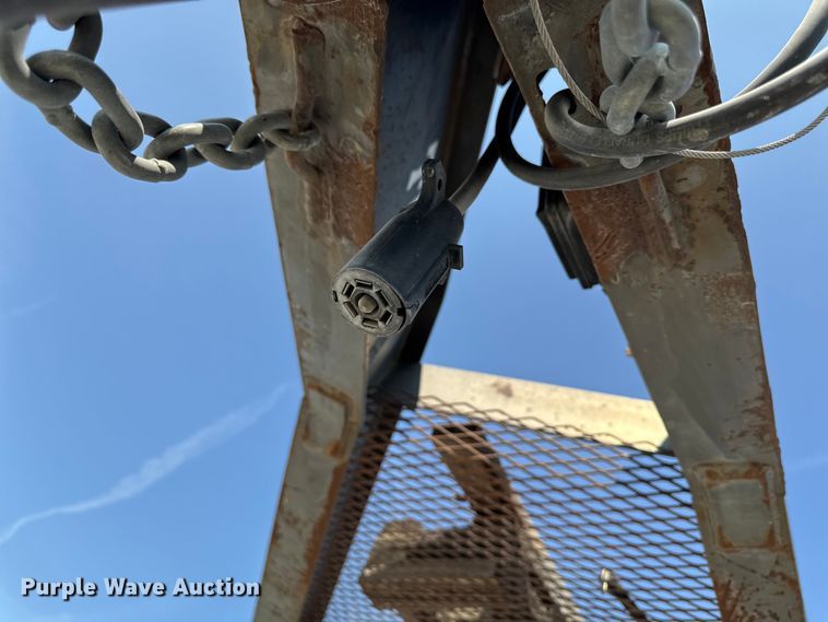 image for item EM2353 2006 Trailerman HHG8255R21 equipment trailer