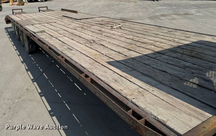 image for item EM2353 2006 Trailerman HHG8255R21 equipment trailer