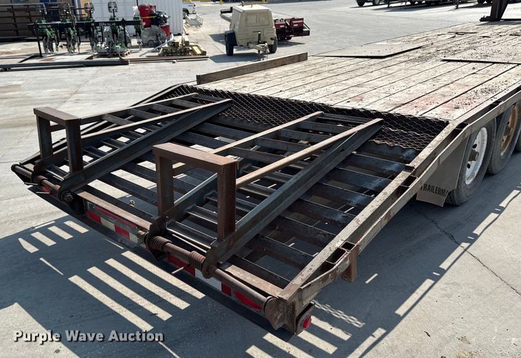 image for item EM2353 2006 Trailerman HHG8255R21 equipment trailer