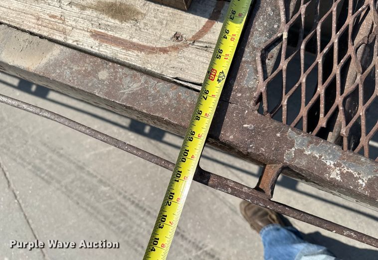 image for item EM2353 2006 Trailerman HHG8255R21 equipment trailer