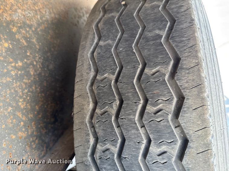 image for item EM2353 2006 Trailerman HHG8255R21 equipment trailer